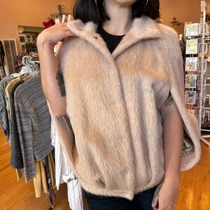 NWT Vanessa Bruno Alpaca Lambswool Capelet Furry Warm Jacket Size 38 US 6